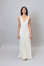 Load image into Gallery viewer, Monique L’Huillier