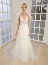 Load image into Gallery viewer, Inbal Dror second hand wedding dress
