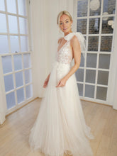 Load image into Gallery viewer, Inbal Dror second hand wedding dress
