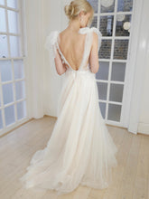 Load image into Gallery viewer, Inbal Dror second hand wedding dress
